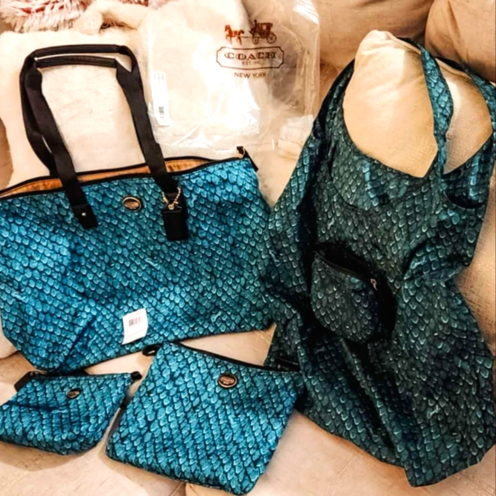 Coach Weekend Get Away Set emerald green snakeskin w/bonus tote Ltd Edition 4 pc